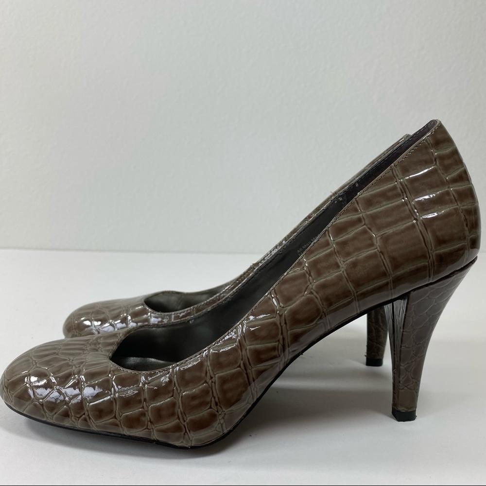 Style&Co • size 9.5 • brown animal print heels